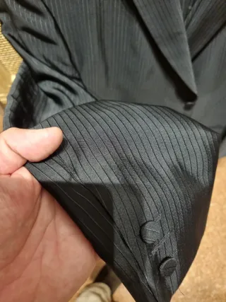 Traje de ceremonia con chaleco con detalles satèn