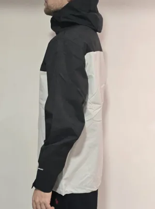 Cortavientos, Talla M, con etiqueta