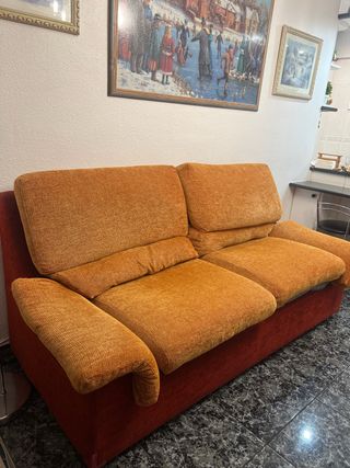 2 Sofás de tela naranja y rojo