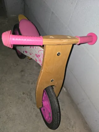 Bicicleta sin pedales niña madera rosa