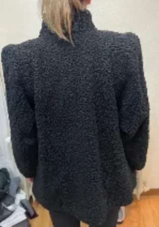 Abrigo de astracán negro