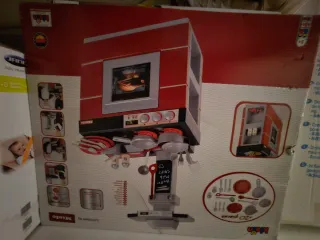 Cocinita de juguete Miele con accesorios