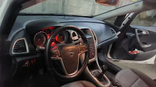 Opel Astra 2013