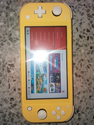 Nintendo Switch Lite Amarilla + Juegos