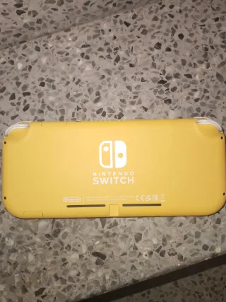 Nintendo Switch Lite Amarilla + Juegos