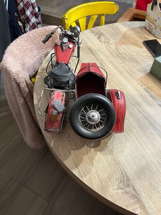 Moto Decorativa Roja