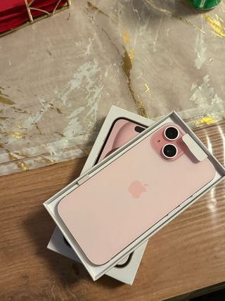 iPhone 15 128GB Rosa el móvil es nuevo