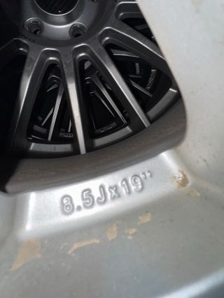 Llantas Oz Superturismo LM 19