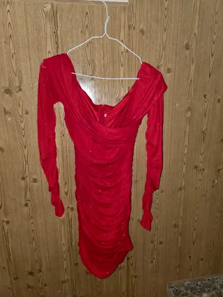 Vestido de fiesta rojo brillante