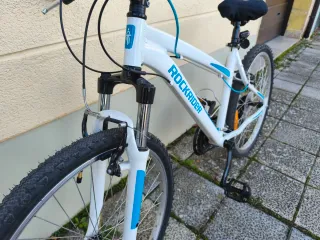 Bicicleta Montaña Rockrider Blanca y Azul