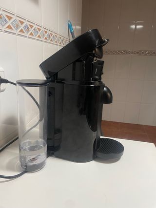 Cafetera Nespresso Vertuo Negra