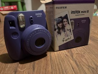 Cámara instantánea Fujifilm Instax Mini 8 Morado