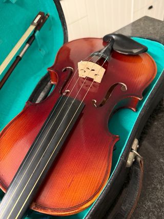 Violino con custodia e archetto