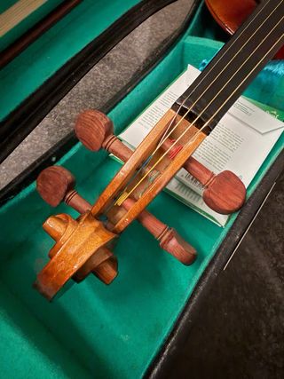 Violino con custodia e archetto