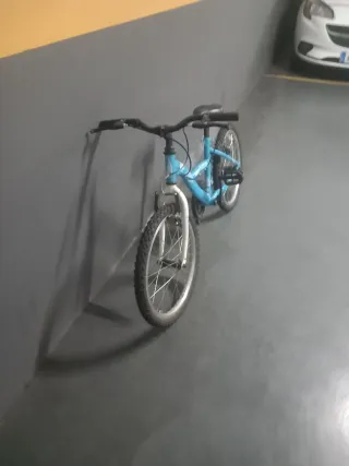Bicicleta infantil azul