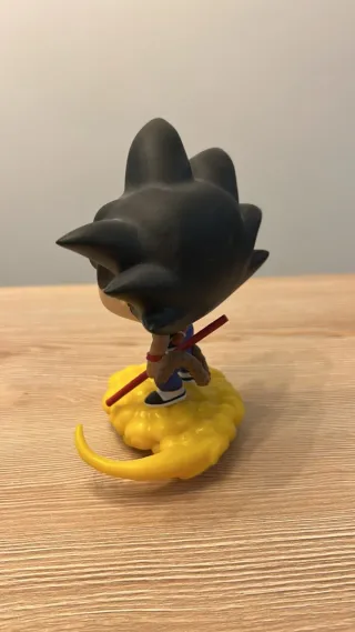 Funko Pop Goku Niño Nube Kinton