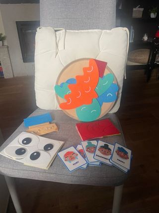 Juego crear caras emociones fieltro