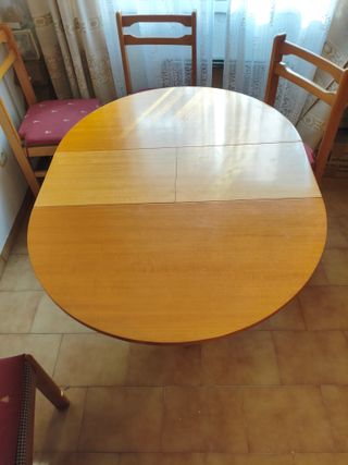 Mesa redonda de comedor con 4 sillas