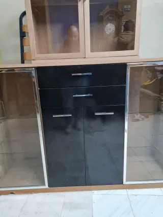 Mueble de salón madera y cristal
