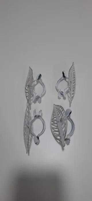 Abrazaderas cortina metal hoja plata (4uds)