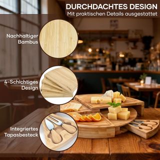 Tabla de quesos de madera con cubiertos