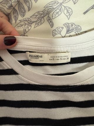 Camiseta Pull&Bear rayas blancas y negras Talla XS