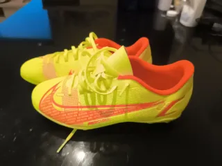 Botas nuevas de fútbol Nike Mercurial Talla 36.5