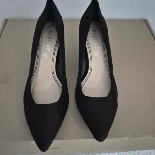 Zapatos de tacón negros NUEVOS