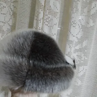 Sombrero casquete foca gris y blanco