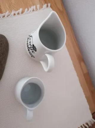 Juego 2 jarritas cerámica blanca