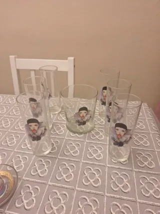 Juego de vasos y cubitera de cristal