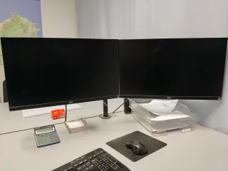 Pantalla LG 23'' con soporte (1)