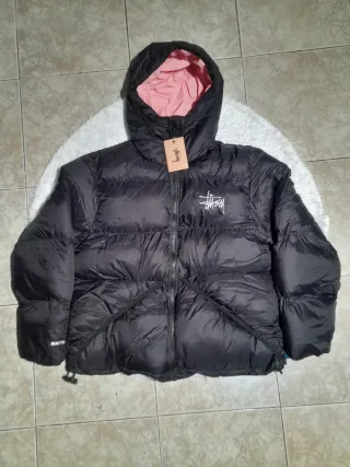 Casaco Acolchoado Stüssy Preto e Rosa
