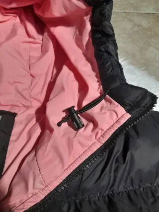 Casaco Acolchoado Stüssy Preto e Rosa