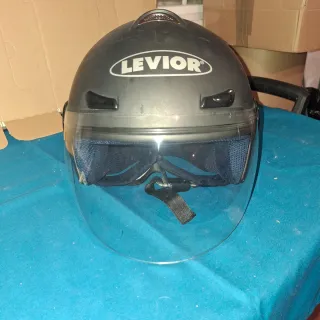 Casco de moto LEVIOR con visera