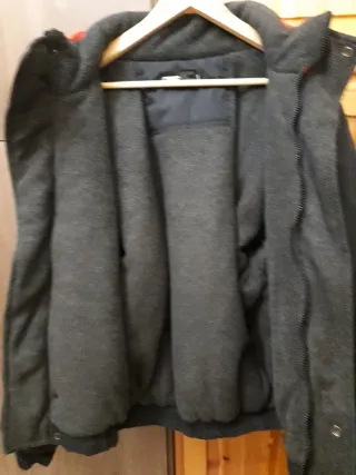 Anorak Nautica Negro con Rayas Rojas