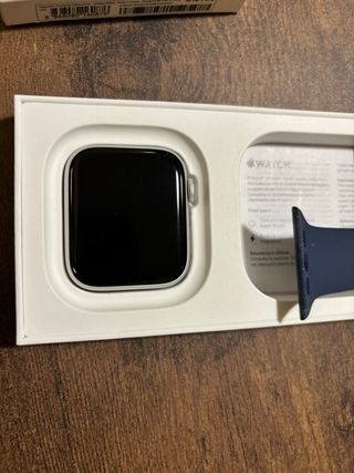 Apple Watch SE + cargador