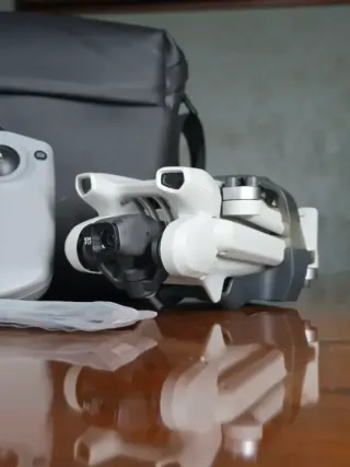 Dron DJI Mini 3 con mando y bateria