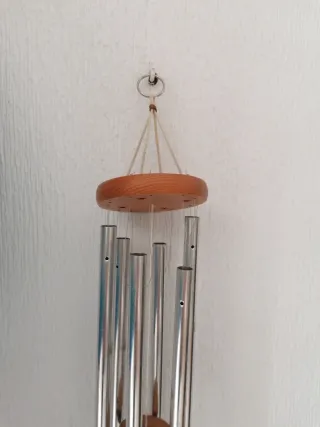 Móvil viento, metal y madera