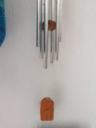 Móvil viento, metal y madera