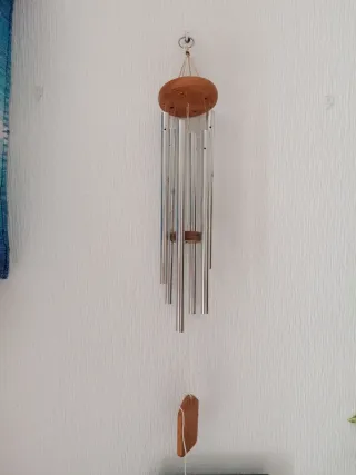 Móvil viento, metal y madera