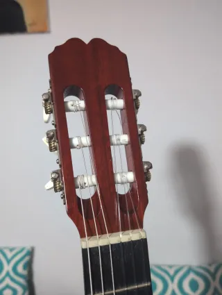 Guitarra Admira Juanita Roja con fishman