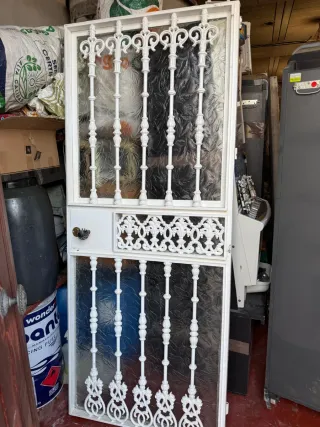 Portón de hierro forjado