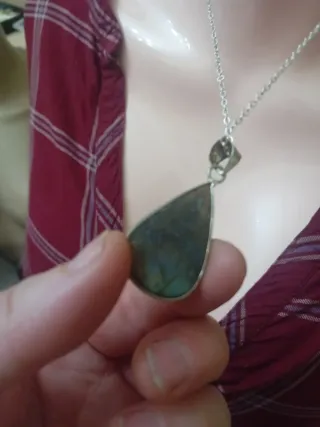 Collana con pendente goccia labradorite