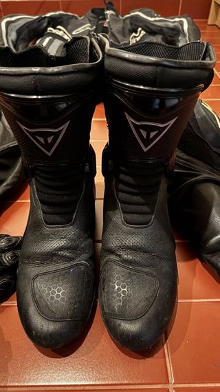 Mono Alpinestars + Botas Dainese + Guantes