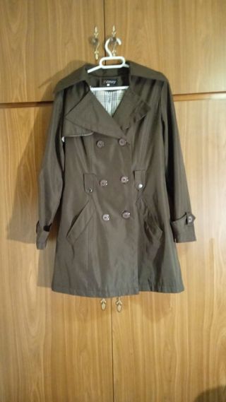 Gabardina marrón mujer