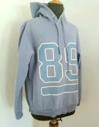 Sudadera con capucha y serigrafía