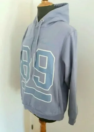 Sudadera con capucha y serigrafía