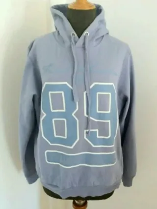 Sudadera con capucha y serigrafía