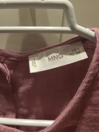 Blusa Mango rosa con volantes